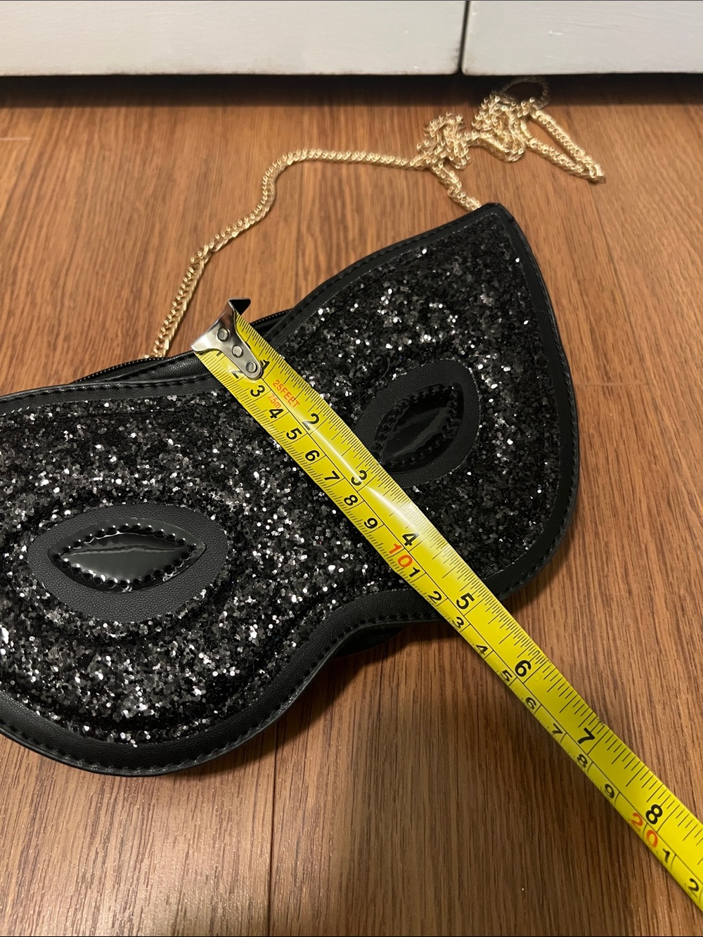 2490# Black Mask-Shaped Crossbody Bag with Gold Chain - Picture 11 of 11